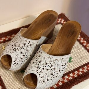 Spring Step White Floral Peep-Toe Mules